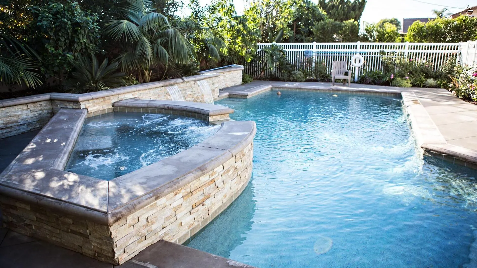 Destination #01 Villa Anaheim 0*,