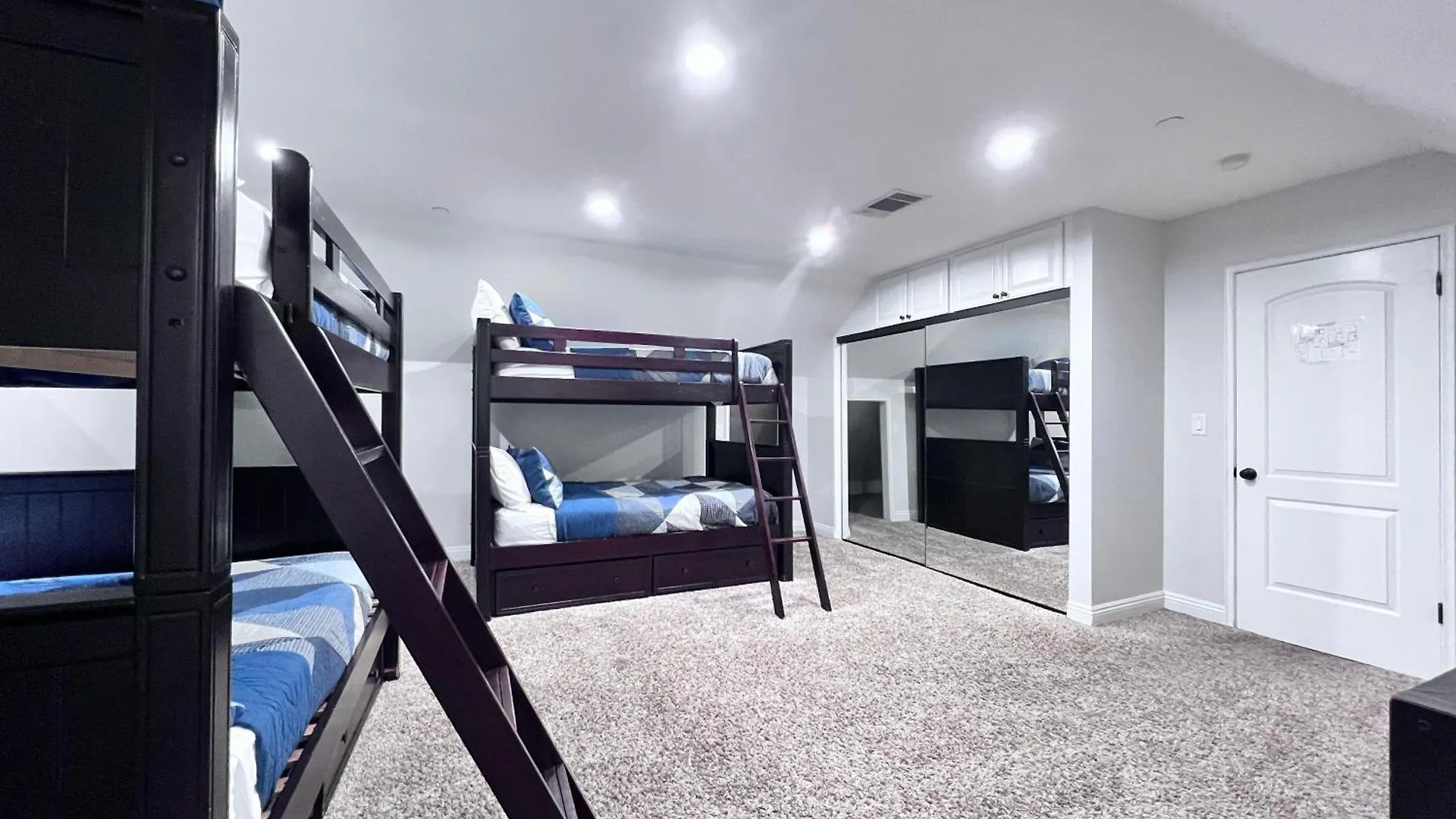 Destination #01 Villa Anaheim USA