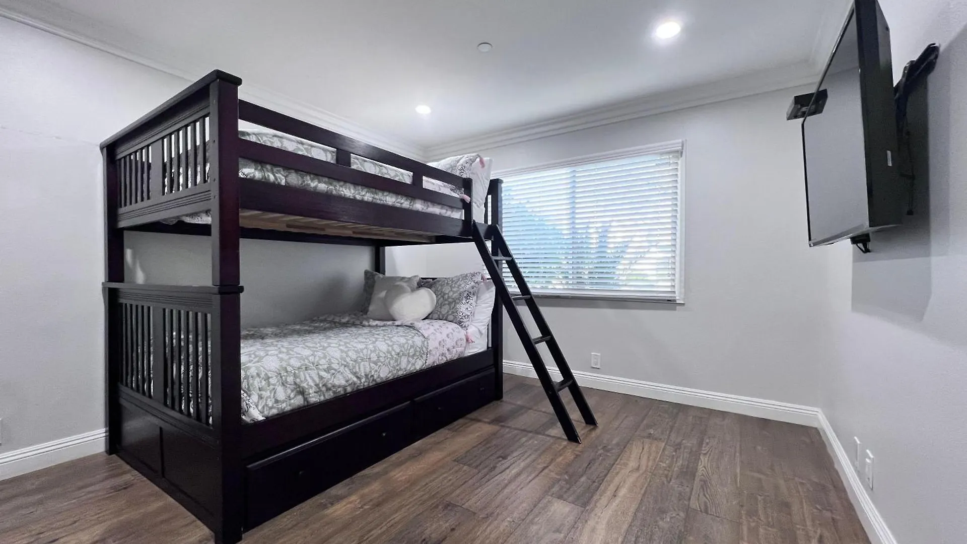 Destination #01 Villa Anaheim 0*,  USA
